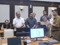 Wagub Jabar Erwan Setiawan silaturahmi bersama ASN di Gedung Sate di hari pertama bekerja. (istimewa)