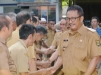 Bupati Sukabumi, Asep Japar, memimpin apel perdananya Senin 3 Maret 2025.