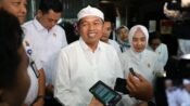 Foto: Gubernur Jabar Dedi Mulyadi memberi keterangan pers terkait pergub larangan alih fungsi lahan. (Istimewa)