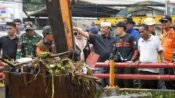 Sekda Jabar Herman Suryatman, meninjau bencana banjir di Wilayah Kecamatan Cimanggung dan aliran Sungai Cimande, Kabupaten Sumedang. (istimewa)