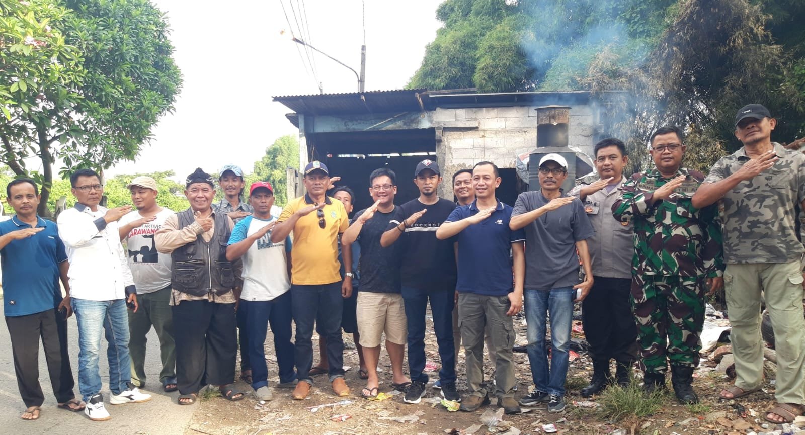 H Erick Acungi Jempol Lihat Cara Desa Sukaharja Atasi Sampah Rumah Tangga 1 IMG 20250512 WA0005