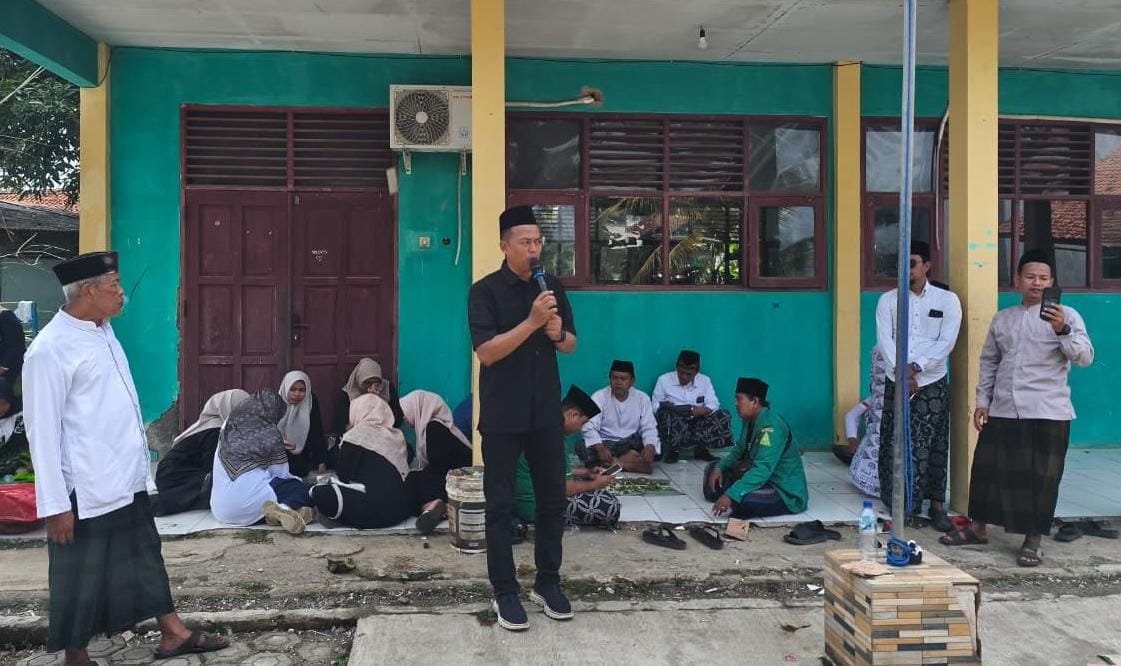 Haji Jenal Aripin Jadi Juri Lomba Nasi Liwet Ala Santri di Tegalwaru Karawang 1 Haji Jenal Aripin di hari santri