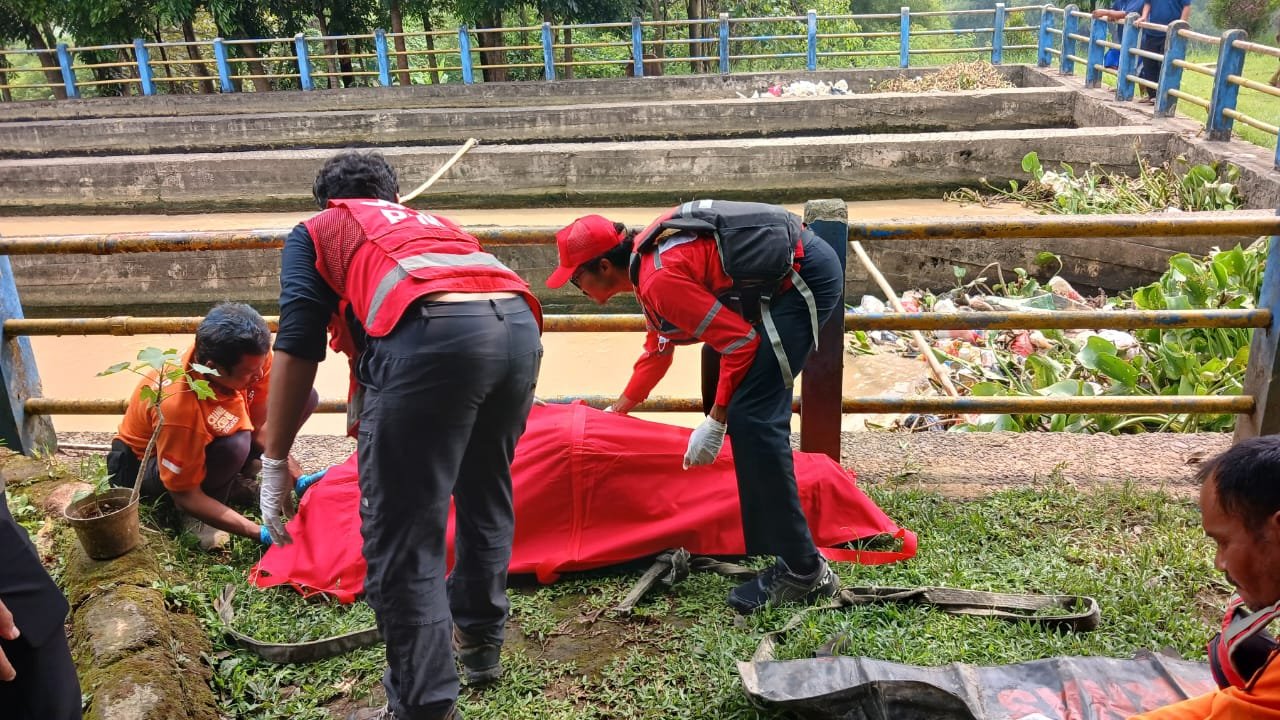 Misteri Hilangnya Ihsan Terungkap, Korban Ditemukan Tewas Mengambang di Kalimalang 1 IMG 20251028 WA0090