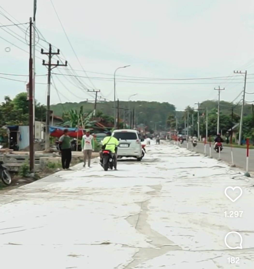 DPU Pemalang Gerak Cepat! Pemkab Dapat Apresiasi atas Respons Cepat Tangani Pemeliharaan Jalan Kabupaten 1 Screenshot 20251023 175307 Instagram