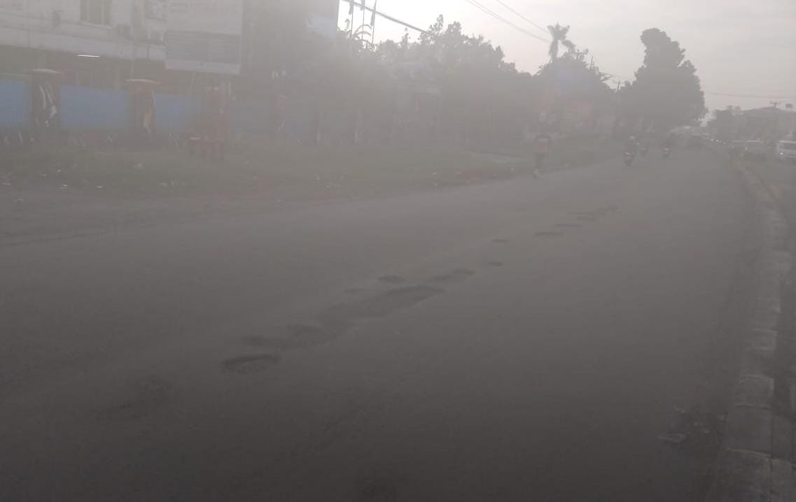 Pengendara Motor Waspada! Belasan Lubang Jalan Berbaris Dekat SPBU Pertamina Suroto Kunto Bisa Bikin Celaka 1 lubang jalan di suroto kunto