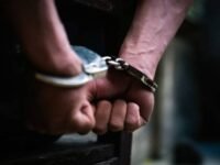 Foto ilustrasi tersangka pria cabul yang diamankan polisi usai beraksi. (ist)