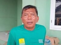 Yuyu Rahayu, tim kemenangan Didin, Calon Kades nomor urut 4, Pilkades Cikampek Utara. (Sarmin/Mediaseruni)