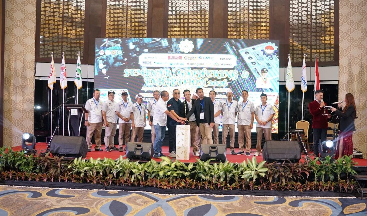 Seminar gathering dan exhibition 2026 diselenggarakan Asosiasi Chief Engineer (ACE) Jawa Barat Korwil Cikasiwarta di ball room Hotel Resinda, Karawang. (Ist)