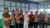 Gubernur Dedi Mulyadi foto bersama setelah MoU dengan PT Deli Indonesia Office Technology dan PT CBL Solusi Logistik. (Ist)