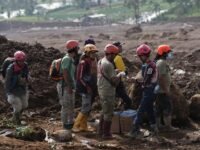 Tim SAR melanjutkan operasi pencarian korban longsor di Desa Pasirlangu, Bandung Barat. (ist)