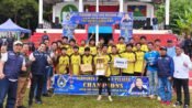 Foto bersama usai pembagian piala Turnamen Pelajar SMP sederajat Sekabupaten Bandung Barat dilaksanakan PSSI KBB berkolaborasi dengan Dinas Pendidikan. (Dadan Saepudin/Mediaseruni)