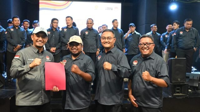 Penyerahan SK DPD Gema Keadilan di tiap Kokab Sejawa Barat. (Chandra Permana/Mediaseruni)