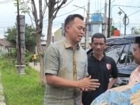 Anggota DPRD Provinsi Jawa Barat H. Jenal Aripin menyampaikan ucapan selamat menunaikan ibadah puasa kepada masyarakat Karawang dan Purwakarta. (Iman Suryana/Mediaseruni)