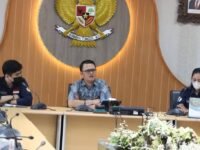 Wakil Ketua Pansus 13 DPRD Kota Bandung, Aan Andi Purnama (tengah). (Istimewa)