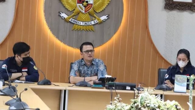 Wakil Ketua Pansus 13 DPRD Kota Bandung, Aan Andi Purnama (tengah). (Istimewa)