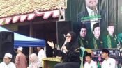 Ustadzah Kondang asal Tasikmalaya Hj Aah Nurul Muhibbah Ceramah di Pondok Pesantren Hikmatul Muhajirin Wanci Mekar Kotabaru. (Asep Suherman/Mediaseruni)