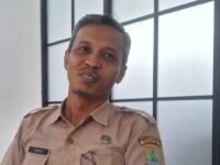 Kabid Adminduk Disdukcapil Karawang Torich Haerachman, S.T, menejelaskan program layanan Tarik Data dan X-Men. (ist)