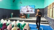 Anggota DPRD Provinsi Jabar H. Jenal Aripin reses di Desa Cintaasih, Karawang. (Iman Suryana/Mediaseruni)