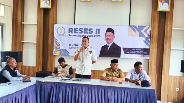 H. Jenal Aripin mengawasli reses II di Kelurahan Mekarjati, Karawang Barat. (Iman Suryana/Mediaseruni)