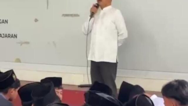 Sambutan Kepala Sekolah Mts Al-Barokah H Rismunandar SE MBA membuka Pesantren Kilat (Sanlat). (Asep Suherman/Mediaseruni)