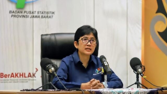 Kepala BPS Jabar Margaretha Ari Anggorowati menyampaikan keterangan pers terkait neraca perdagangan Jabar. (Istimewa)