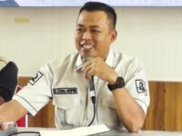 Anggota DPRD Provinsi Jawa Barat, H. Jenal Aripin, SE, menyampaikan ucapan selamat memperingati Nuzulul Qur'an. (Iman Suryana/Mediaseruni)