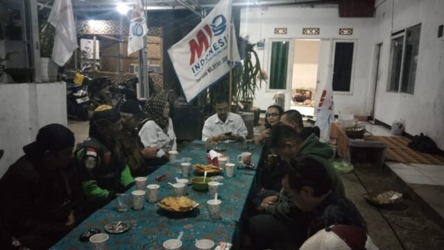 Ketua MIO Jabar Azhari, S.Sos menyampaikan kata sambutan saat buka puasa bersama (bukber) di Cimahi. (Chandra Permana/Mediaseruni)
