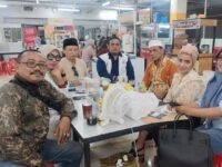 Rapat pembentukan panitia bukber dan santunan anak yatim MIO Imdonesia di Kantin Green Pramuka Tower Pino Basement, kawasan Apartemen Green Pramuka City, Jalan Jenderal Ahmad Yani Kav. 49, Cempaka Putih, Jakarta Pusat. (Humas MIO Indonesia)