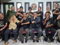 Foto bersama Dewan Pengurus Pusat Gesantara usai silaturahmi budaya dan buka puasa bersama. (Chandra Permana/Mediaseruni)