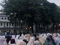 Ribuan jamaah Kota Bandung salat idulfitri di Balai Kota Bandung. (Ist)