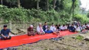 Anggota DPRD Provinsi Jawa Barat, H. Jenal Aripin, SE., di pemakaman keluarga dalam acara Haul Keluarga di Karawang. (Iman Suryana/Mediaseruni)