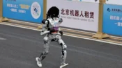 China gelar half marathon robot humanoid di Beijing dengan 300 peserta dari 70 tim.