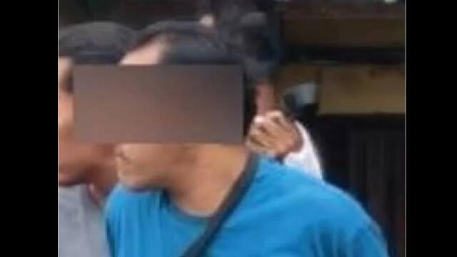 Dukun cabul Jolowos alias KS (40) tak berdaya diringkus polisi. (Ist)