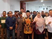 Anggota DPRD Provinsi Jawa Barat Komisi II, Fraksi PKS, Ibu Hj. Sri Dewi Anggraeni, S.E., foto bersama selepas menyerap aspirasi masyarakat. (Dadan Saepudin/Mediaseruni)