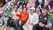 Foto bareng anggota dewan asal PKS, baik dari KBB, Provinsi hingga Pusat dan Ketua Partai, bersama Ketua DPC PKS Parongpong. (Dadan Saepudin/Mediaseruni)