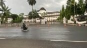 Jalan Diponegoro di depan Gedung Sate tampak lengsang setelah merebak isu penutupan jalan tersebut. (Ist)