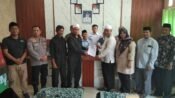 Dokumentasi setelah terjadi kesepakatan dan penandatanganan pernyataan perjanjian diantaranya H. Ali keluar dari Desa Tirtasari. (Davi Alvaro/Mediaseruni)