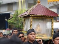 Arak- arakan Mahkota Binokasih Sarat Filosofi Kehidupan Adiluhung