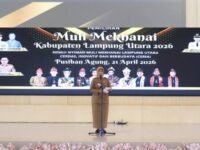 Pelaksana Harian Administrasi Umum Dra. Dina Prawitarini, M.M menyampaikan sambutan Bupati Lampung Utara. (Hairudin/Mediaseruni)