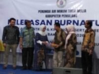 Dua pejabat direksi Perumda Tirta Tirta Mulia (PDAM) Pemalang resmi mengakhiri masa tugasnya. (Darmo Pamungkas/Mediaseruni)