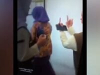 Video viral siswa di Kabupaten Purwakarta memperlihatkan sikap tidak pantas mengacungkan jari tengah ke guru. (tangkapan layar)