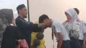 Prosesi pelepasan siswa Kelas IX angkatan ke-34 SMP Muhammadiyah Cikampek. (Asep Suherman/Mediaseruni)