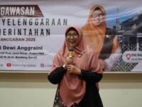 Anggota DPRD Jabar Hj. Sri Dewi Anggraini menyampaikan penting pengawasan pemerintahan kepada kader PKS Bandung Barat. (Chandra Permana/Mediaseruni)