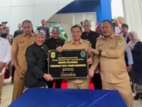 Momen Bupati Karawang Aep Syaepuloh meresmikan gedung baru Perumdam Tirta Tarum Karawang.