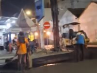 Jalan Sindoro Kini Mulus Kembali, Pengaspalan Rampung 500 Meter dan Pemasangan U-Ditch Selesai