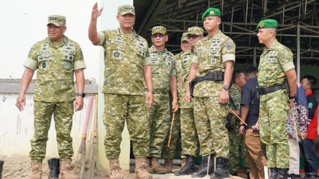 Wakasad Dampingi Wapang TNI Tinjau Program Strategis di Pandeglang