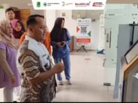 Puskesmas Loji menggunakan Sistem Antrean Terpadu (Sipandu) untuk membuat nyaman masyarakat yang berobat. (Mediaseruni)
