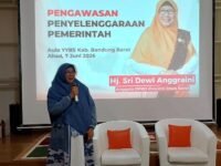 Anggota DPRD Provinsi Jawa Barat, Hj. Sri Dewi Anggraini menggelar edukasi politik di Kecamatan Ngamprah, Bandung Barat. (Chandra Permana/Mediaseruni)