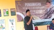 H. Jenal Aripin menyampaikan prioritas pembangunan infrastruktur sebagai agenda pembangunan Pemprov Jabar 2026, dalam agenda perdananya di Perum Griya Kosambi, Karawang. (Iman Suryana/Mediaseruni)