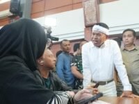 Gubernur Jabar Dedi Mulyadi, di Kantor Dinas Pendidikan Jabar memberi pengarahan terkait SPMB Jabar. (ist)